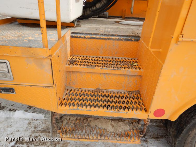 image for item DE0157 2012 Ford F550 Super Duty bucket truck