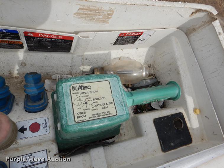 image for item DE0157 2012 Ford F550 Super Duty bucket truck