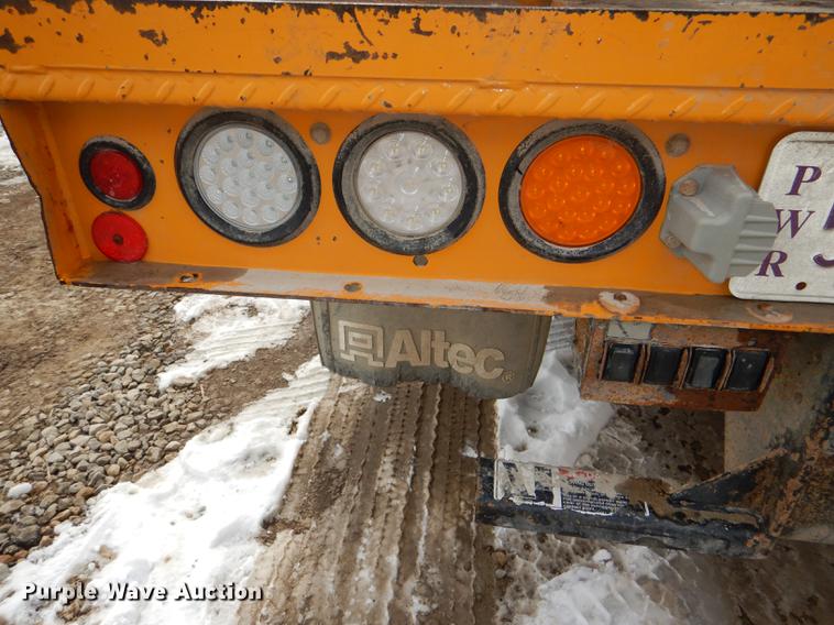 image for item DE0157 2012 Ford F550 Super Duty bucket truck