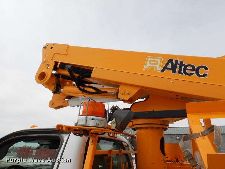 image for item DE0157 2012 Ford F550 Super Duty bucket truck