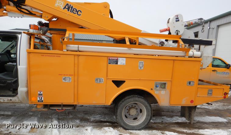 image for item DE0157 2012 Ford F550 Super Duty bucket truck