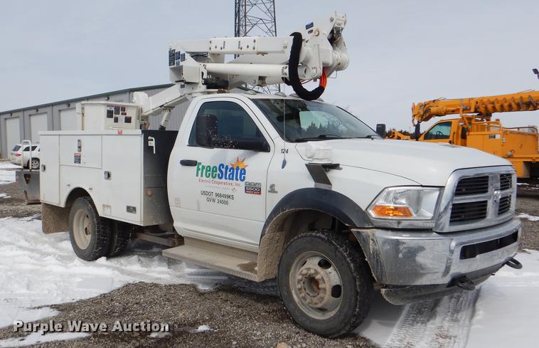 image for item DE0159 2012 Dodge Ram 5500 bucket truck