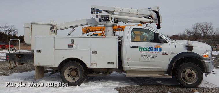 image for item DE0159 2012 Dodge Ram 5500 bucket truck