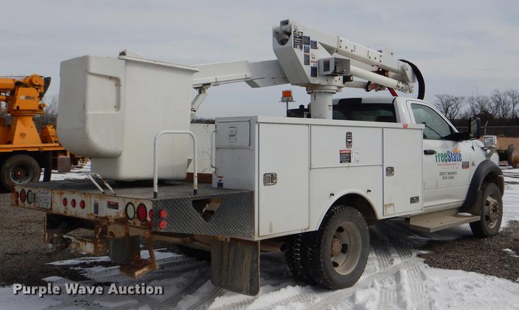 image for item DE0159 2012 Dodge Ram 5500 bucket truck