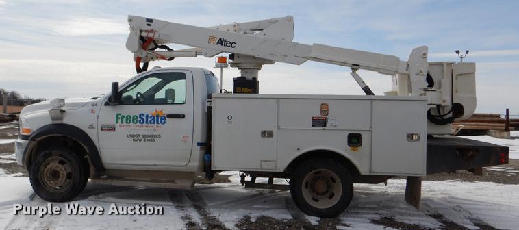 image for item DE0159 2012 Dodge Ram 5500 bucket truck