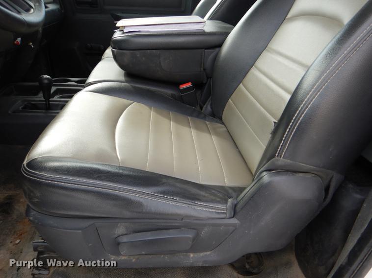 image for item DE0159 2012 Dodge Ram 5500 bucket truck