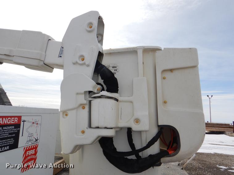 image for item DE0159 2012 Dodge Ram 5500 bucket truck