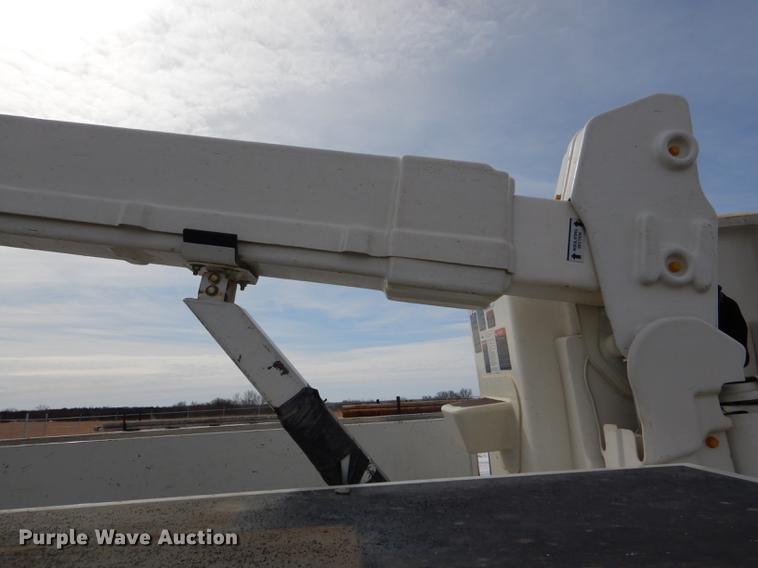 image for item DE0159 2012 Dodge Ram 5500 bucket truck