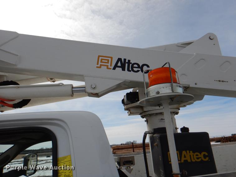 image for item DE0159 2012 Dodge Ram 5500 bucket truck