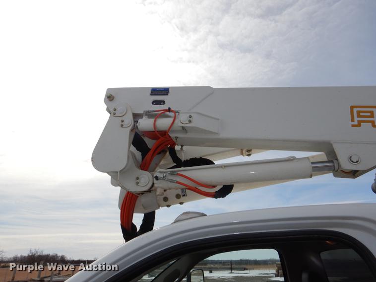image for item DE0159 2012 Dodge Ram 5500 bucket truck