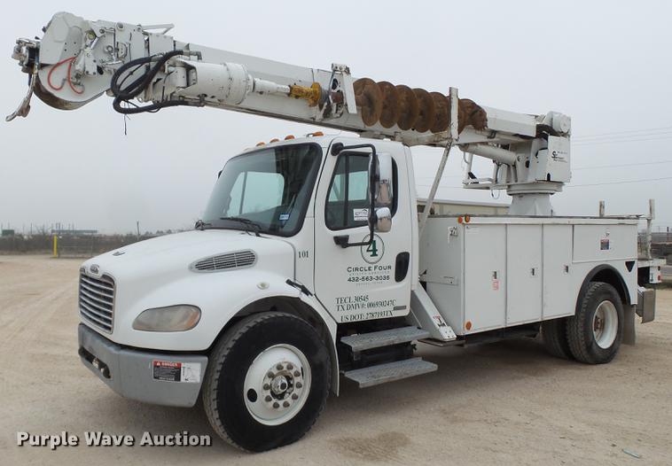 image for item DE1363 2004 Freightliner Business Class M2 bucket truck