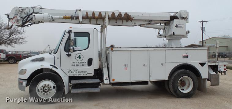 image for item DE1363 2004 Freightliner Business Class M2 bucket truck