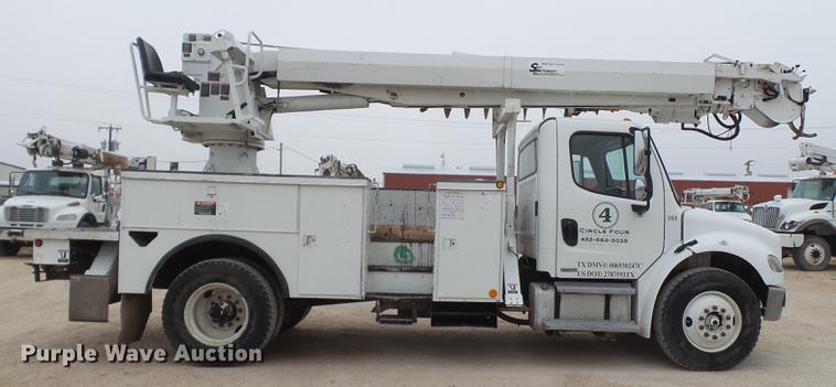 image for item DE1363 2004 Freightliner Business Class M2 bucket truck