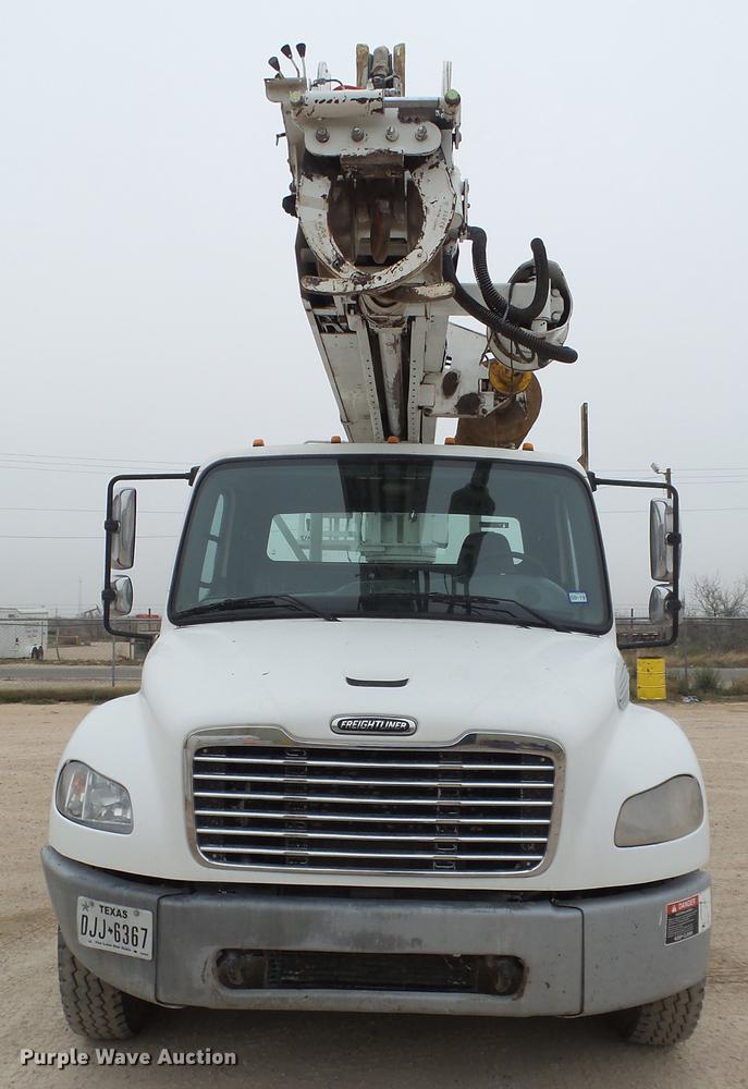 image for item DE1363 2004 Freightliner Business Class M2 bucket truck