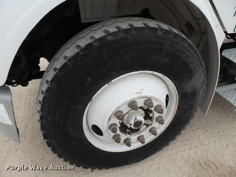 image for item DE1363 2004 Freightliner Business Class M2 bucket truck