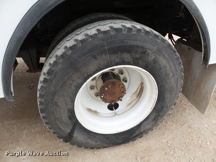 image for item DE1363 2004 Freightliner Business Class M2 bucket truck