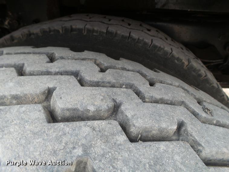 image for item DE1363 2004 Freightliner Business Class M2 bucket truck