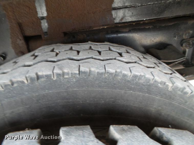 image for item DE1363 2004 Freightliner Business Class M2 bucket truck