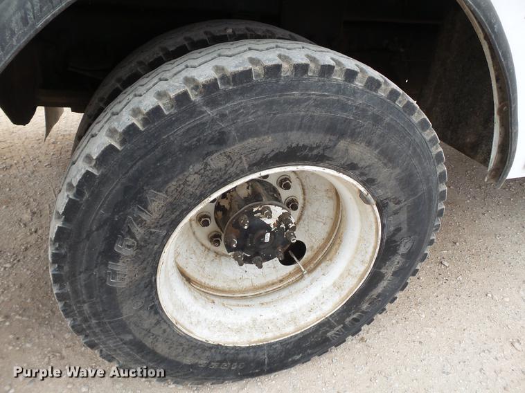 image for item DE1363 2004 Freightliner Business Class M2 bucket truck