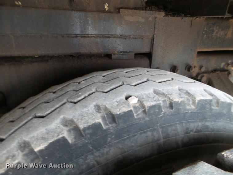 image for item DE1363 2004 Freightliner Business Class M2 bucket truck