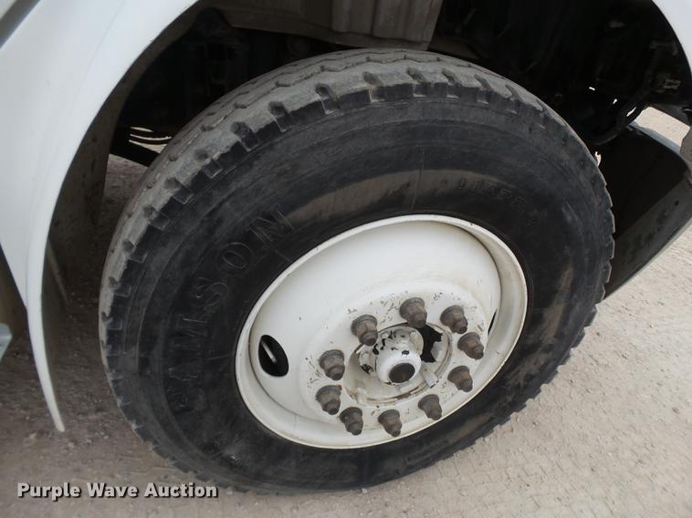 image for item DE1363 2004 Freightliner Business Class M2 bucket truck