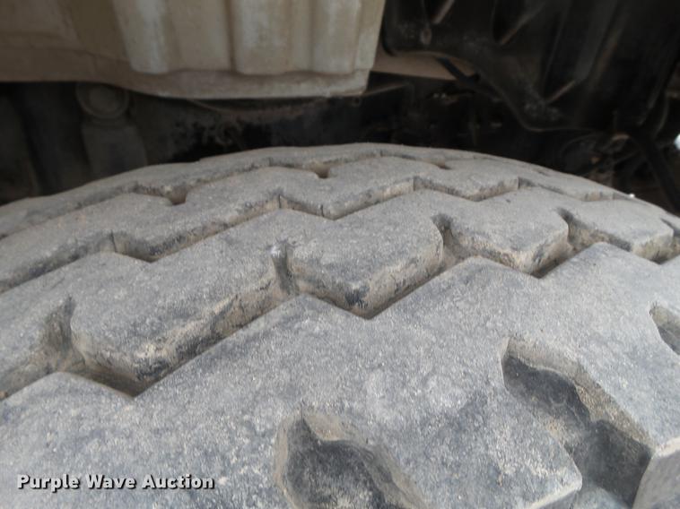 image for item DE1363 2004 Freightliner Business Class M2 bucket truck