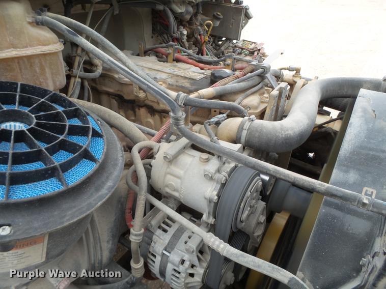 image for item DE1363 2004 Freightliner Business Class M2 bucket truck