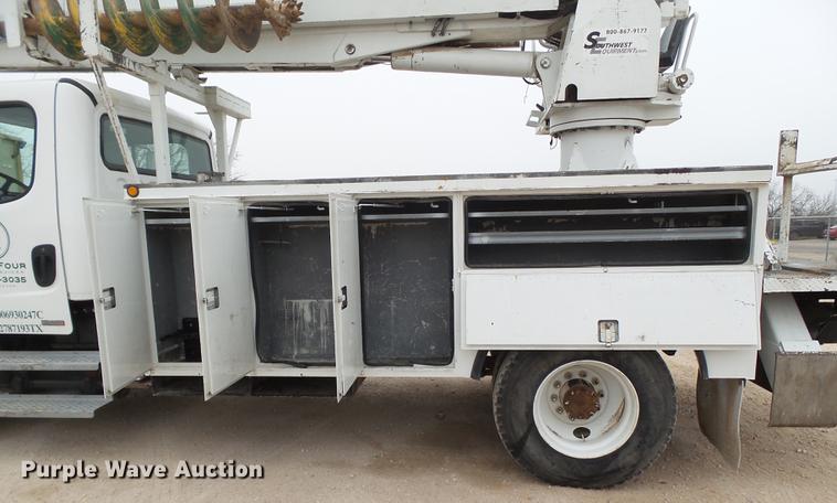image for item DE1363 2004 Freightliner Business Class M2 bucket truck