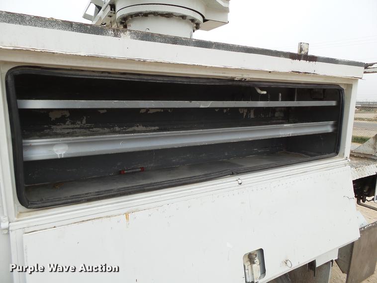 image for item DE1363 2004 Freightliner Business Class M2 bucket truck