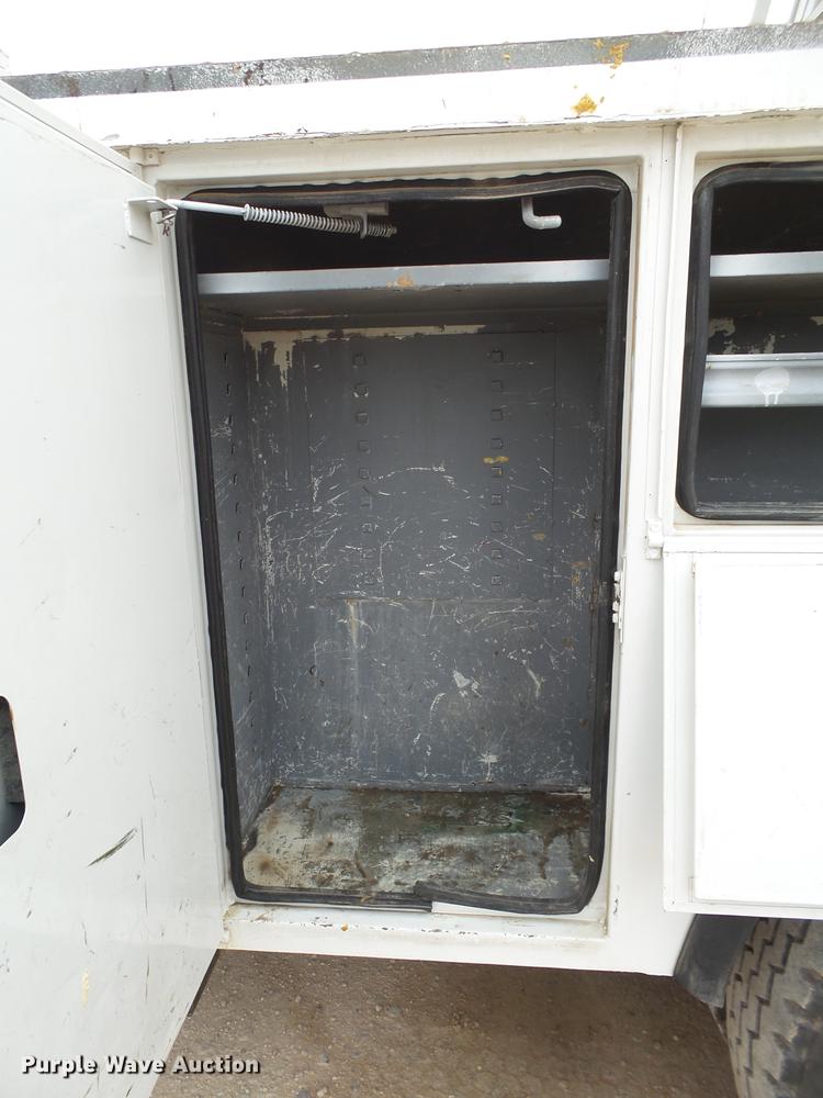 image for item DE1363 2004 Freightliner Business Class M2 bucket truck