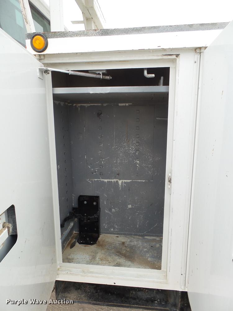 image for item DE1363 2004 Freightliner Business Class M2 bucket truck