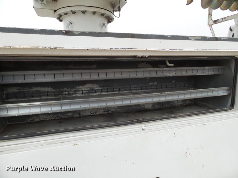 image for item DE1363 2004 Freightliner Business Class M2 bucket truck