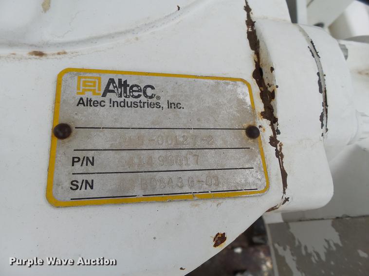 image for item DE1363 2004 Freightliner Business Class M2 bucket truck