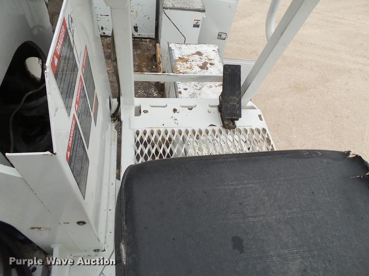 image for item DE1363 2004 Freightliner Business Class M2 bucket truck