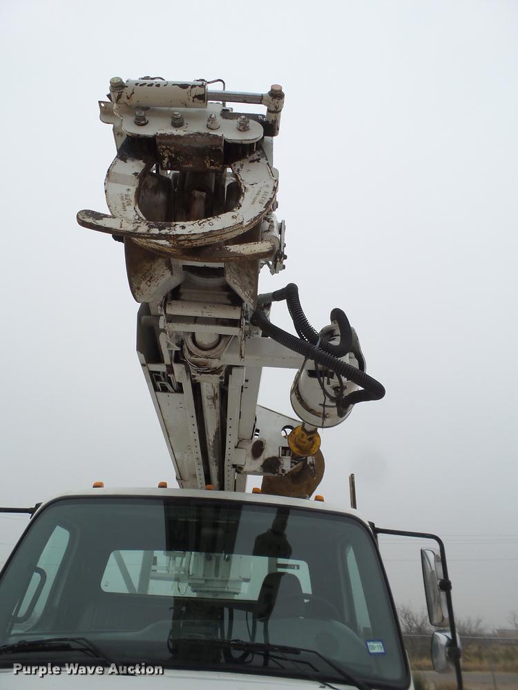 image for item DE1363 2004 Freightliner Business Class M2 bucket truck