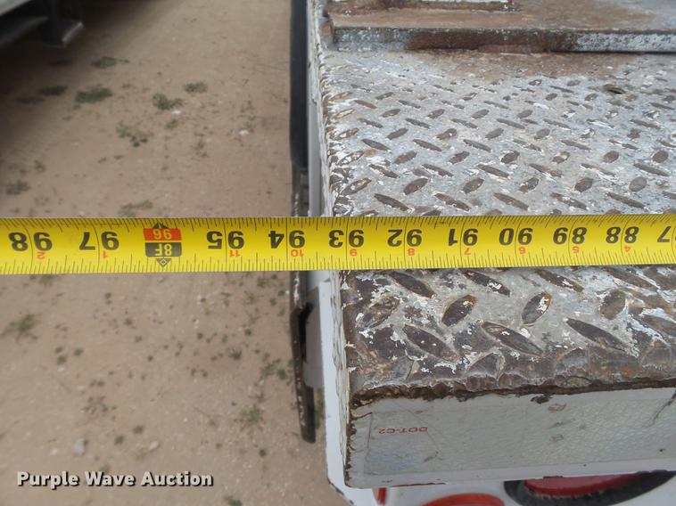 image for item DE1363 2004 Freightliner Business Class M2 bucket truck