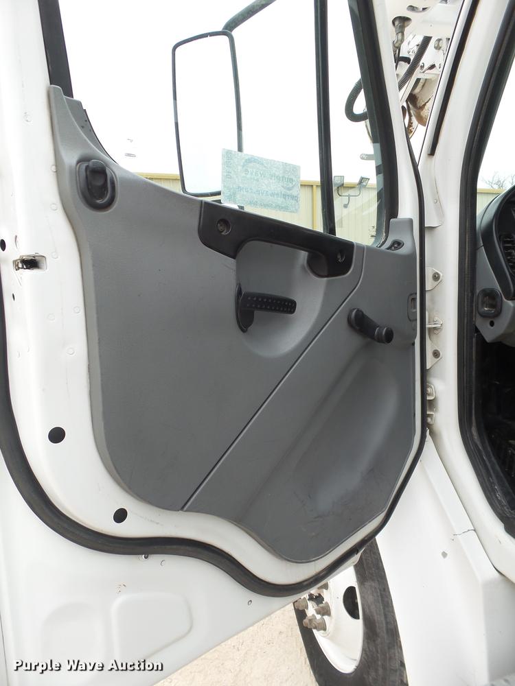 image for item DE1363 2004 Freightliner Business Class M2 bucket truck