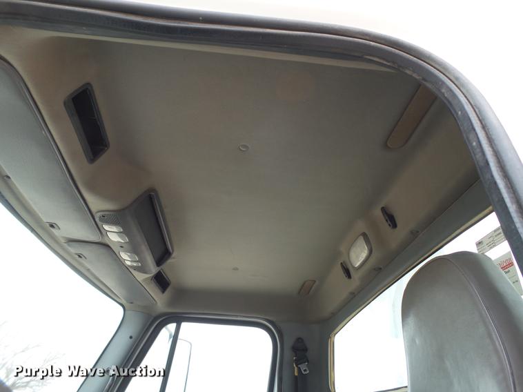 image for item DE1363 2004 Freightliner Business Class M2 bucket truck