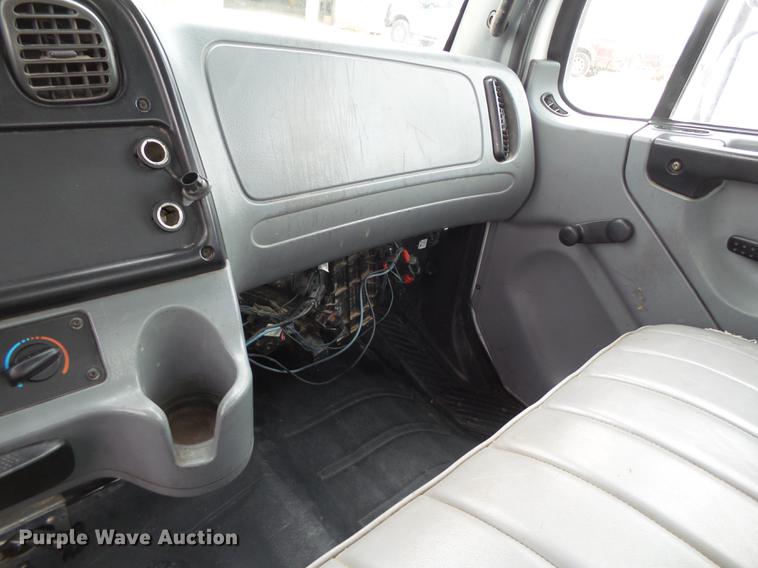 image for item DE1363 2004 Freightliner Business Class M2 bucket truck