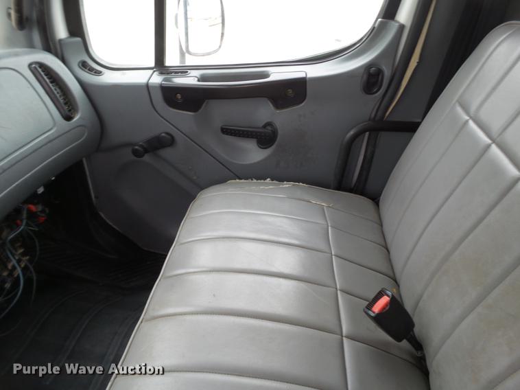 image for item DE1363 2004 Freightliner Business Class M2 bucket truck