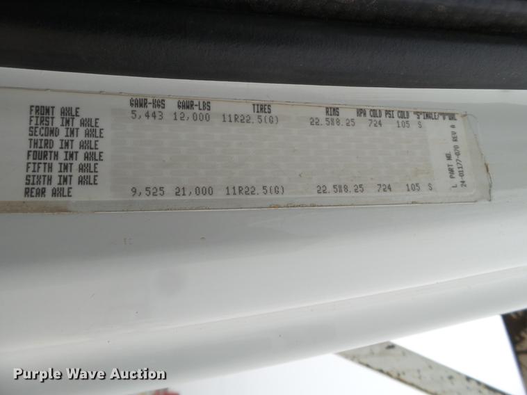 image for item DE1363 2004 Freightliner Business Class M2 bucket truck