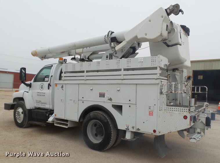image for item DE1364 2005 Chevrolet C7500 bucket truck