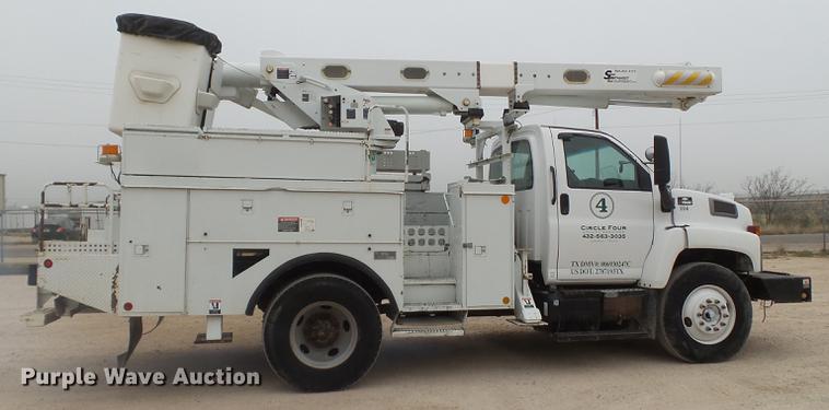 image for item DE1364 2005 Chevrolet C7500 bucket truck
