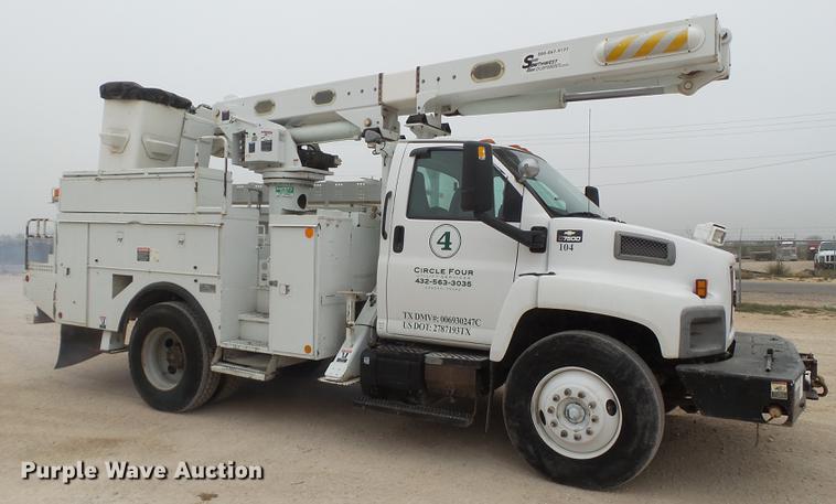 image for item DE1364 2005 Chevrolet C7500 bucket truck
