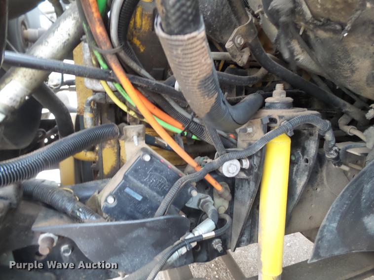 image for item DE1364 2005 Chevrolet C7500 bucket truck