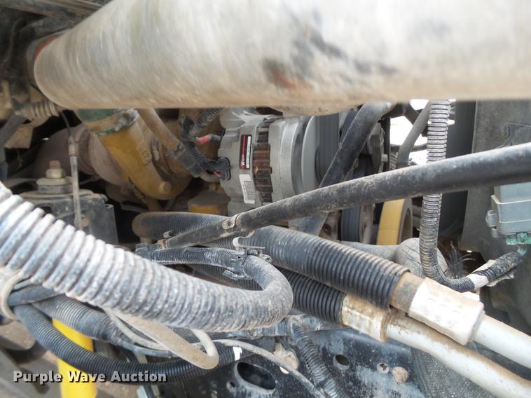 image for item DE1364 2005 Chevrolet C7500 bucket truck