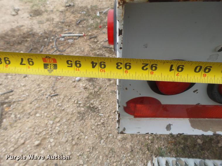 image for item DE1364 2005 Chevrolet C7500 bucket truck