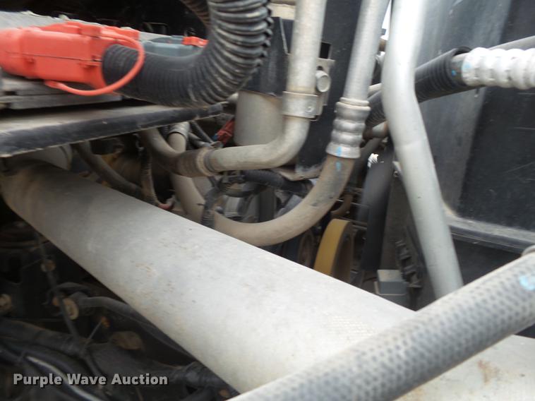 image for item DE1365 2006 Chevrolet C7500 bucket truck