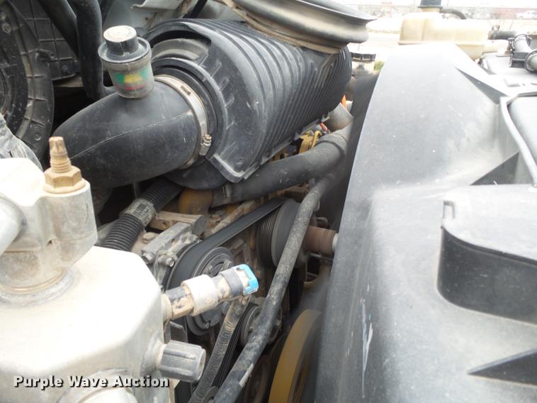 image for item DE1365 2006 Chevrolet C7500 bucket truck