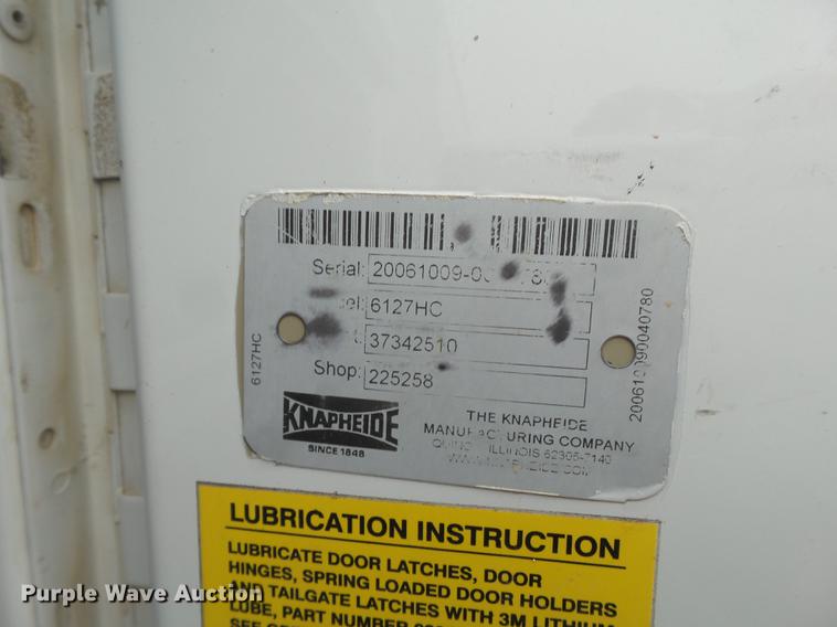 image for item DE1365 2006 Chevrolet C7500 bucket truck